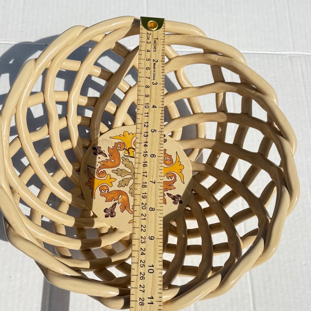 Artimino Portugal Earthenware Lattice Basket Bowl Hand Painted Medallion‎ 10.5in